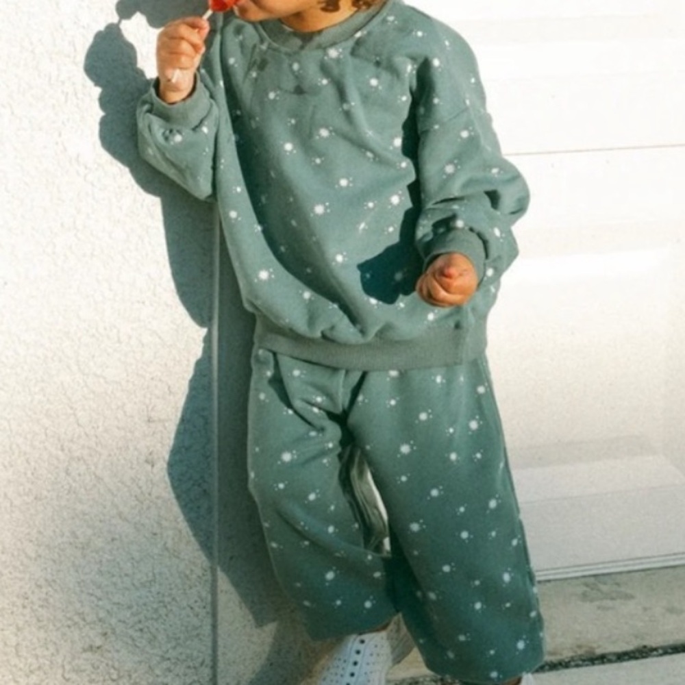 Indy & Pippa Green Starburst Patterned Kids Outfit